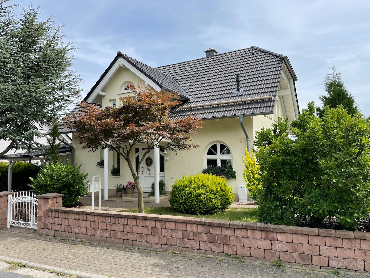 Idyllisches Haus mit tollem Ausblick - gr. Zimmer