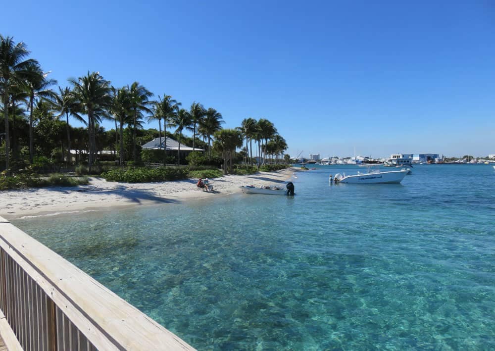 Weekend on the water on a Peanut Island Yacht