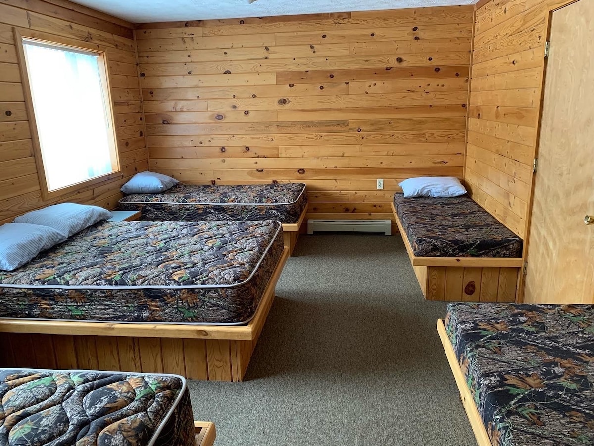 Hideaway Lodge: Big Elk Lodge 8bd/8bth, sleeps 36