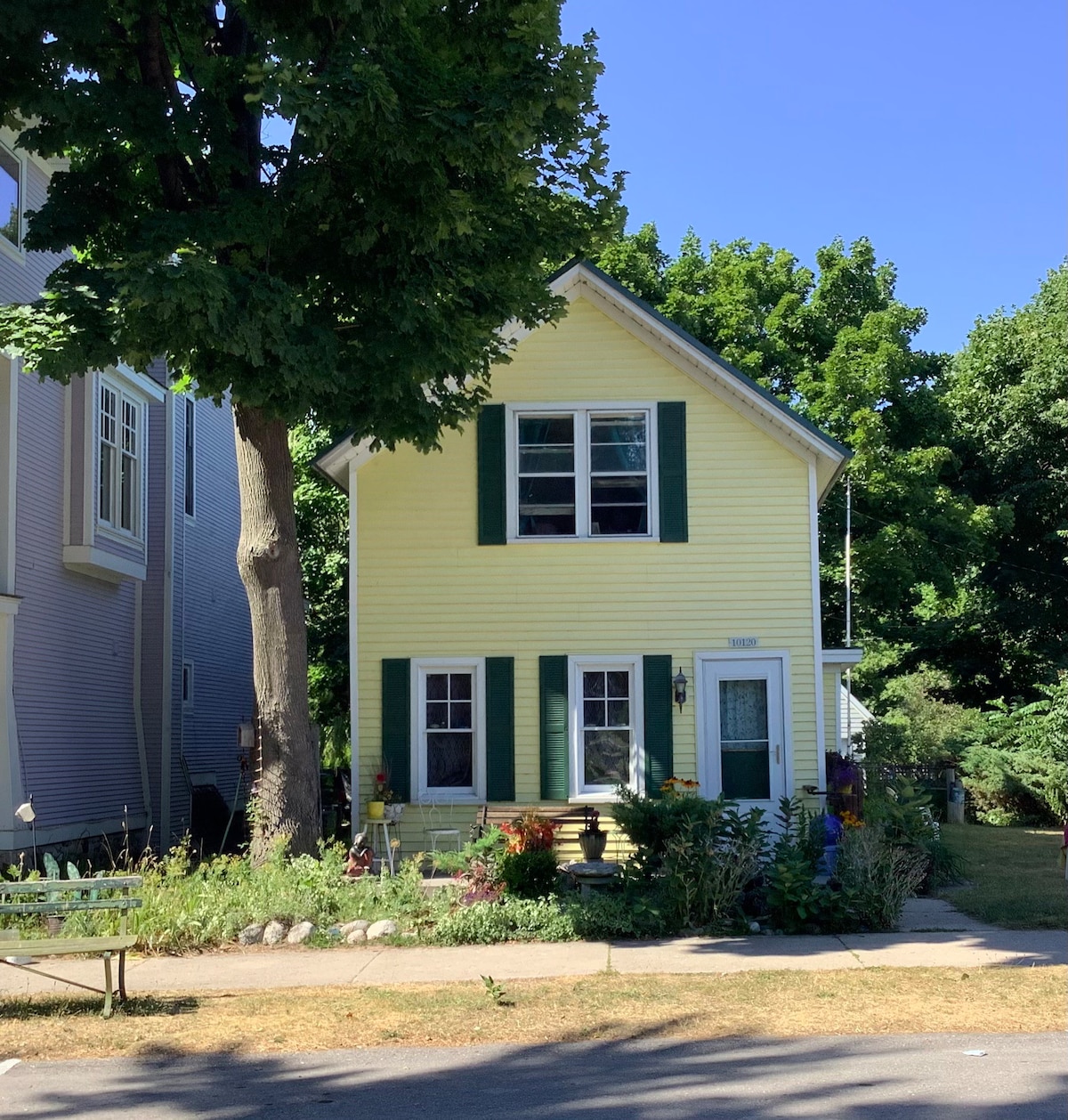 Cheerful 2 bedroom cottage near Empire beach