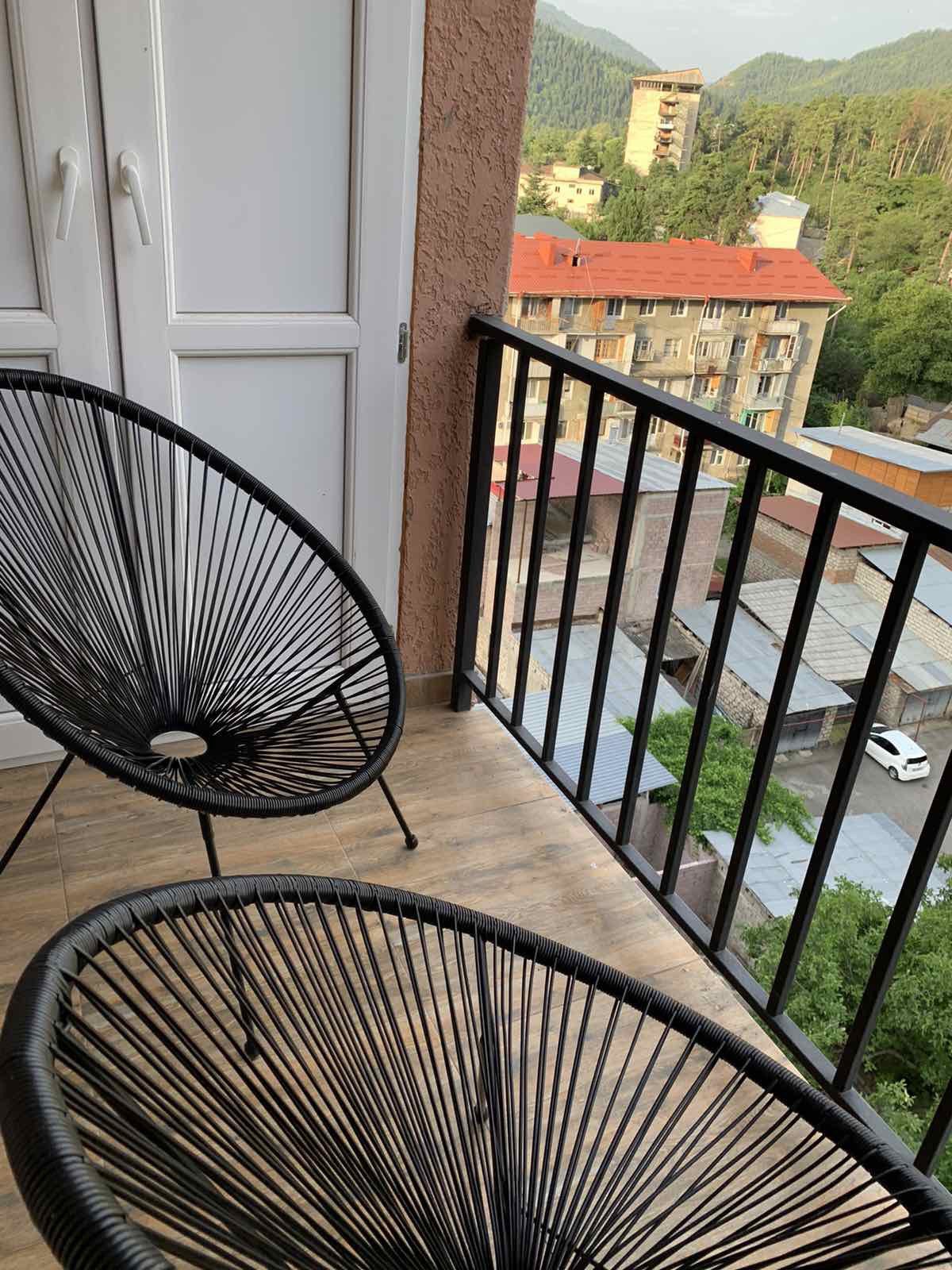 位于Borjomi的舒适公寓，景观优美