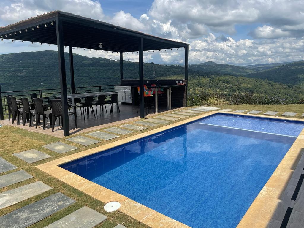 Amplia Villa con piscina y una vista espectacular