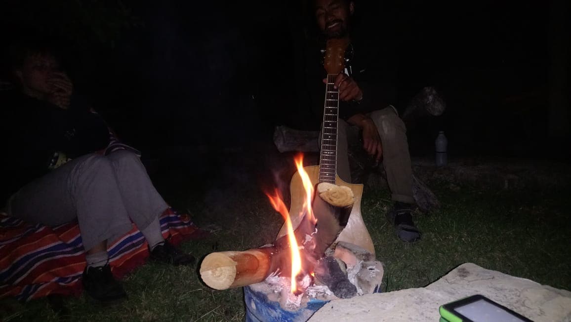 estadía en granja  con plantacion de aguacates