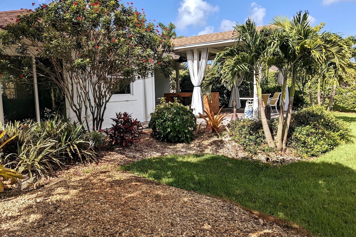 Gorgeous 3 bedroom, surrounded by tropical gardens