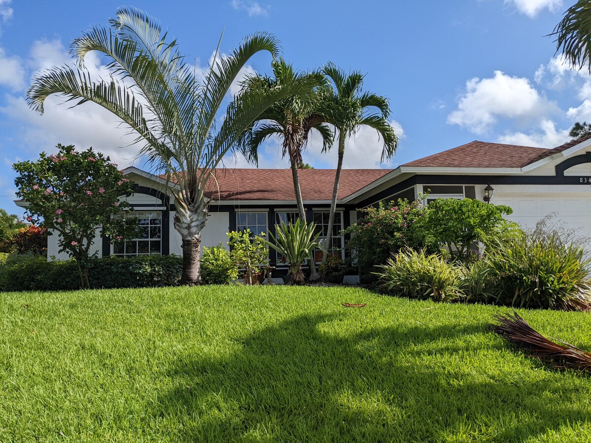 Gorgeous 3 bedroom, surrounded by tropical gardens