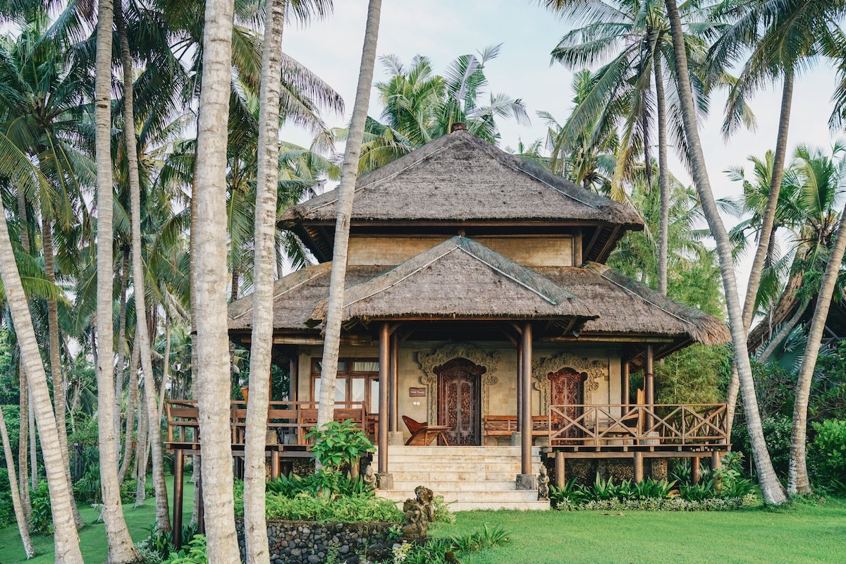 美丽的巴厘岛别墅，可欣赏海风和美景
