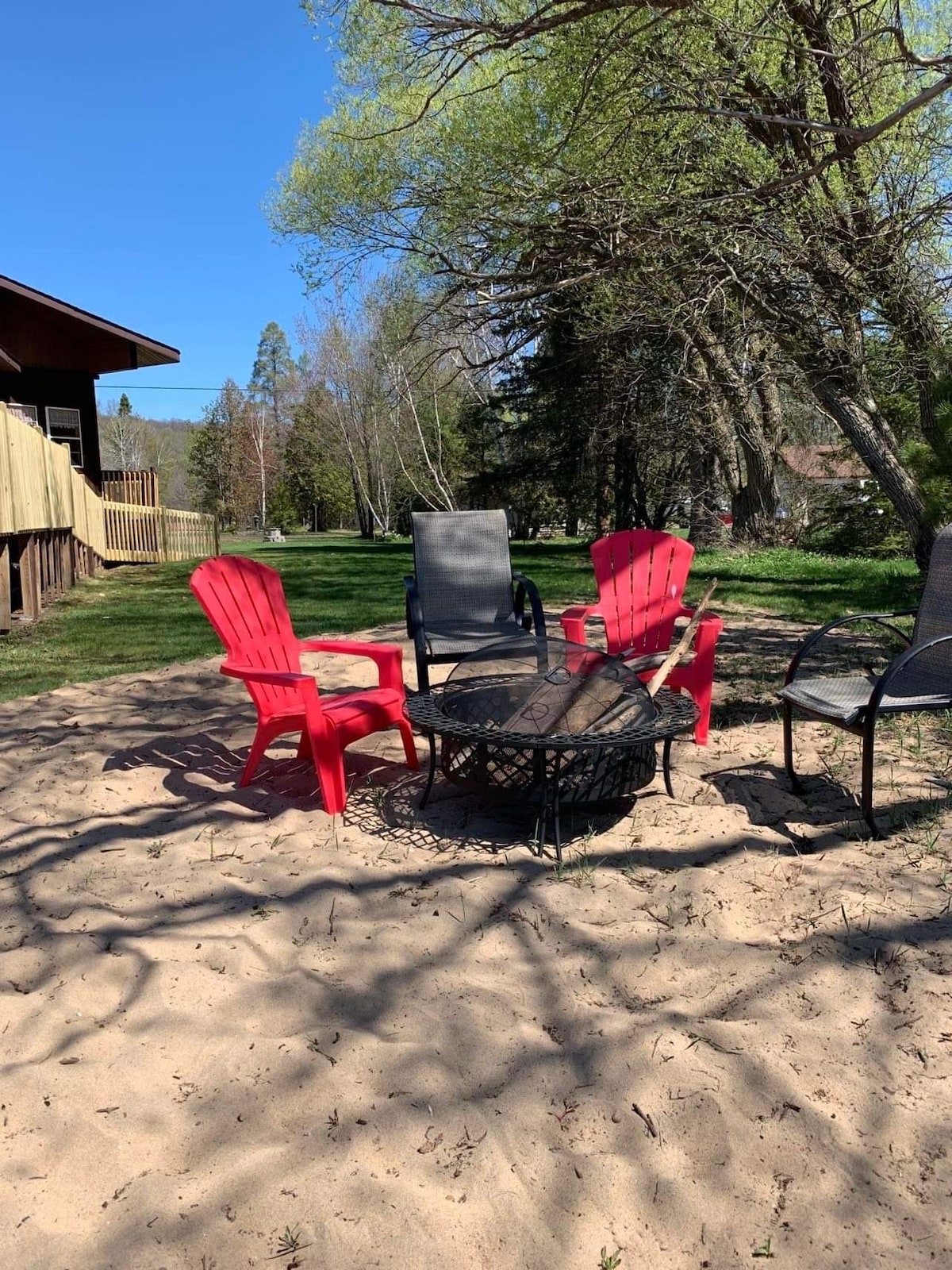 戈吉比克湖（ Lake Gogebic ）沙滩度假胜地