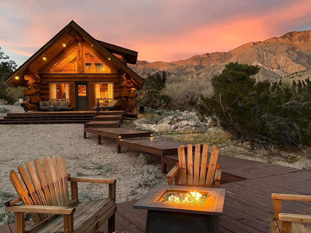 A-Frame Cabin, 360 degree mountain views, hot tub