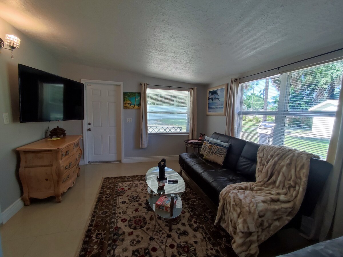 Adorable 1 bedroom apt.  close to the intracoastal