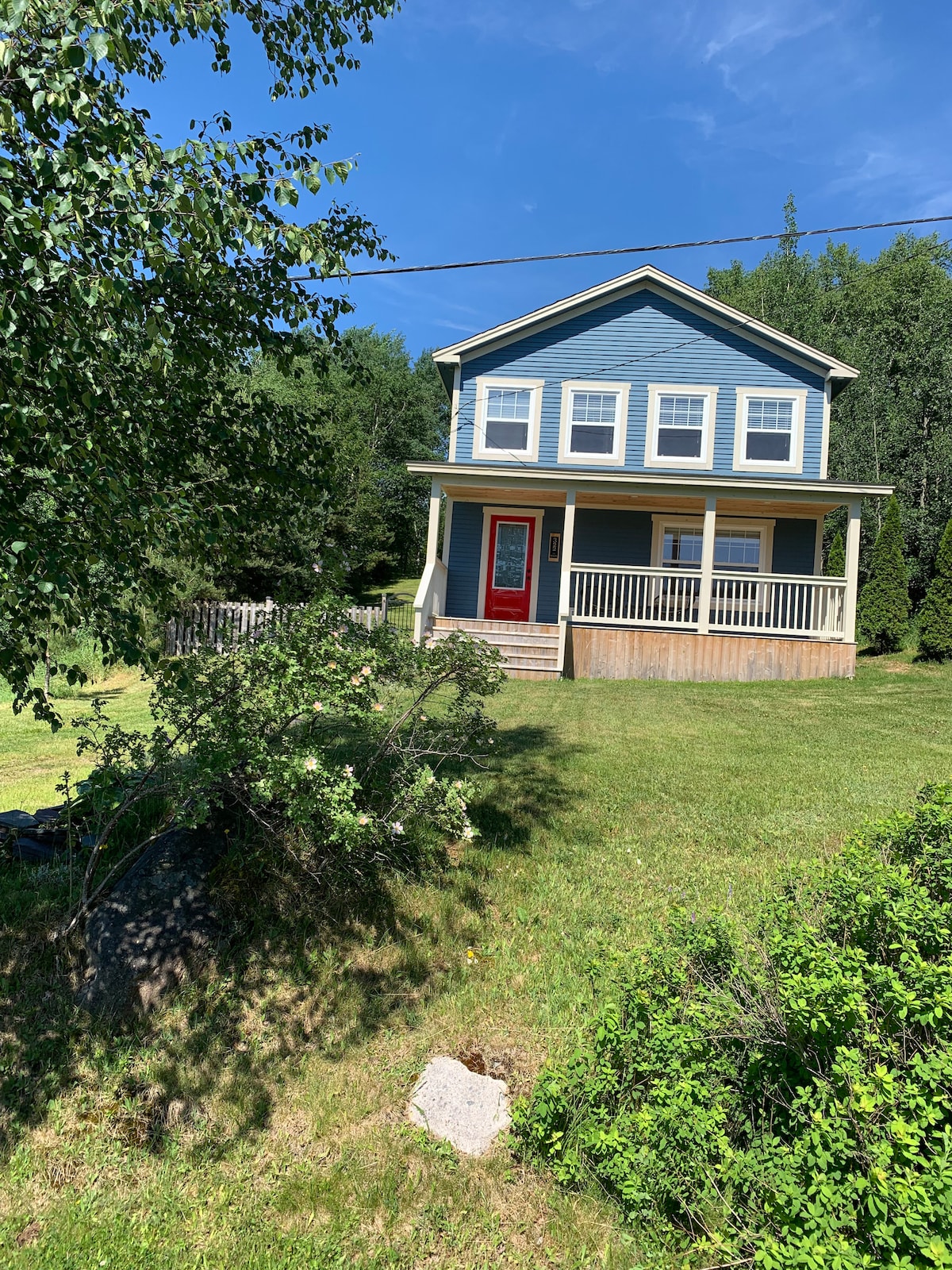 Hot tub getaway in beautiful Port Blandford.