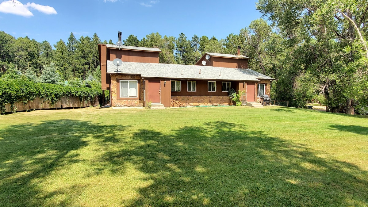 A Story Place ~ Peaceful Big Horn Mountain Retreat