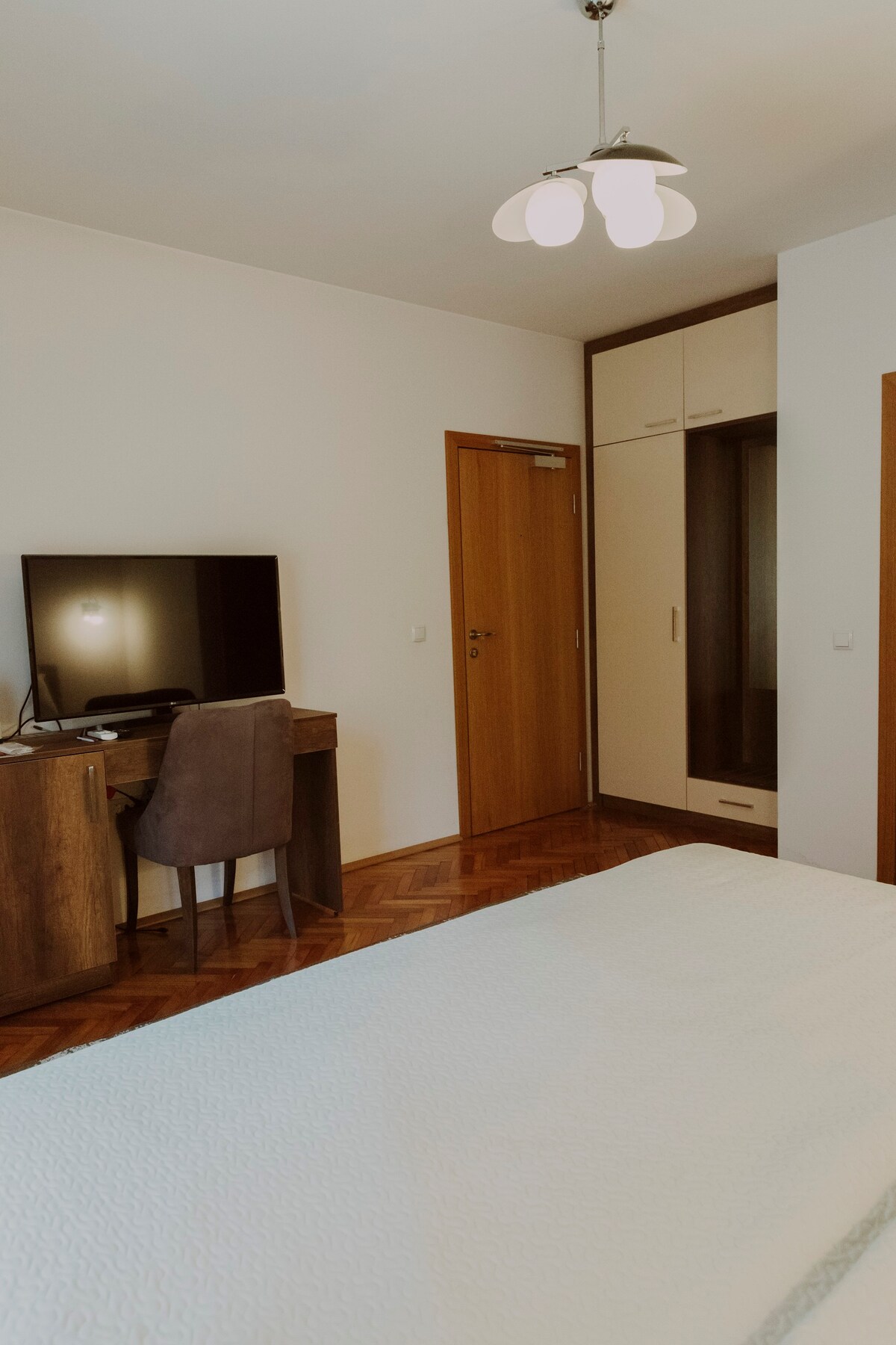 LOMBARD Room I, Hostel - Pristina