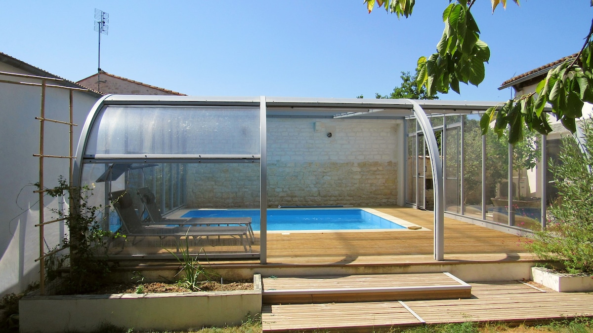 Chambres d'hôtes charentaise avec piscine