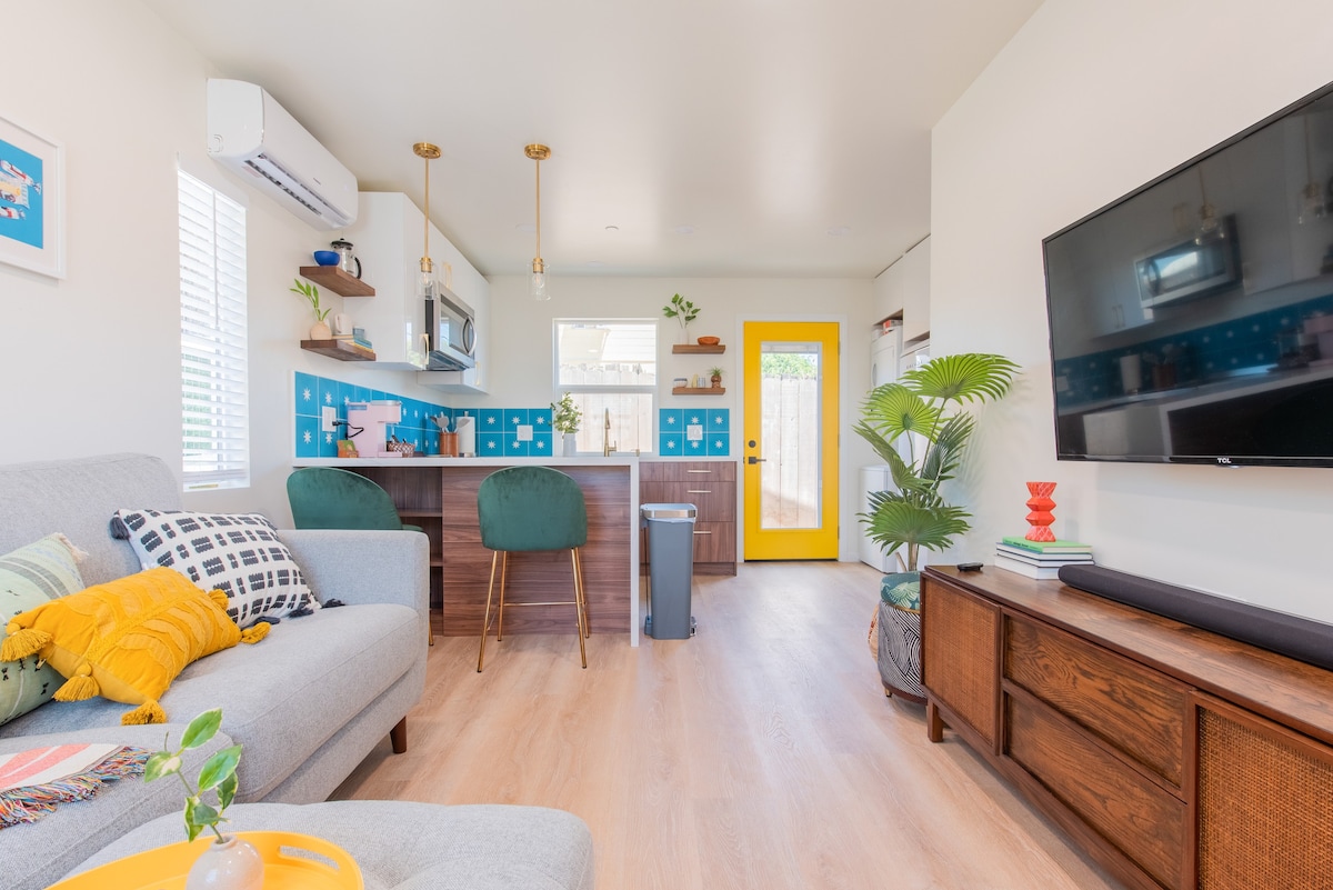Casita Amarilla, Tiny House, Gated Parking by DT