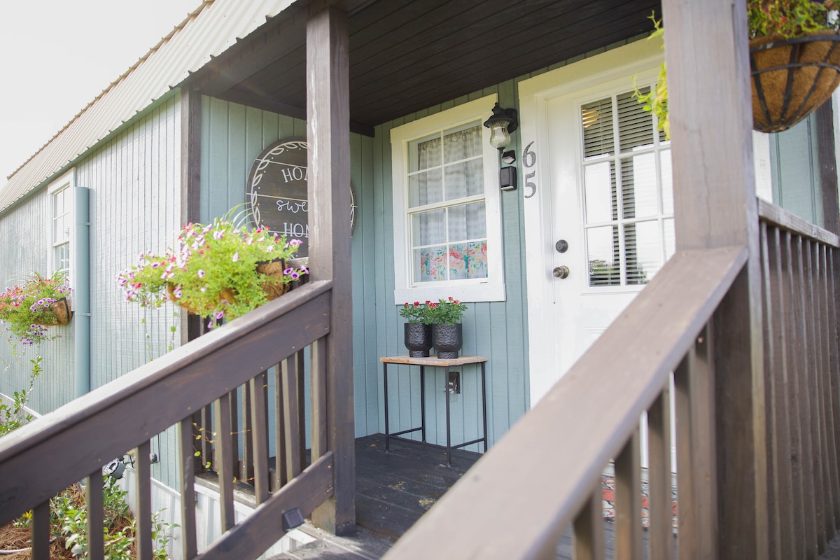 Relaxing Tiny Home In Wicksburg