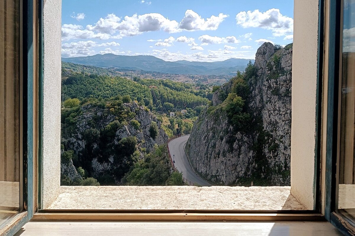 Casetta nel borgo Pianello con vista panoramica