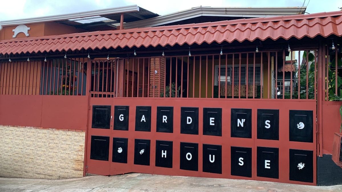 Gardens House, Alajuela, San Jose, Airport