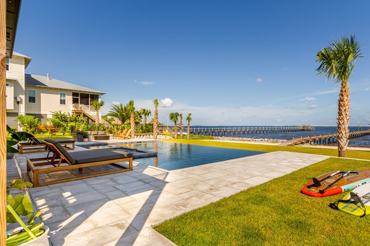 Luxury Waterfront Home+Private Beach+Infinity Pool