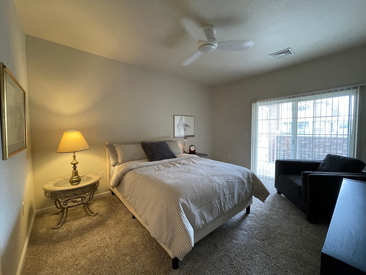 Large Executive Short Term Rental in SE FoCo