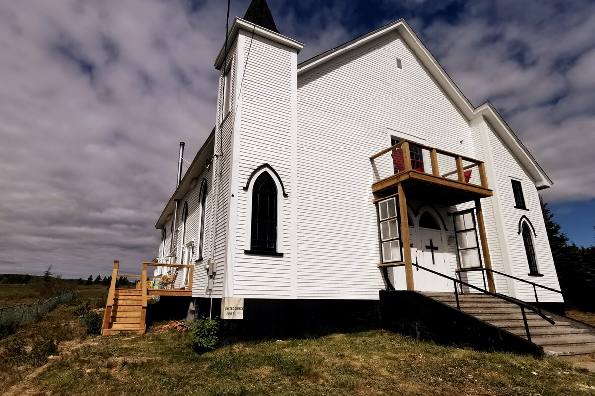 阿瓦隆教堂小屋（ The Avalon Church Cottage ）的Choir Loft