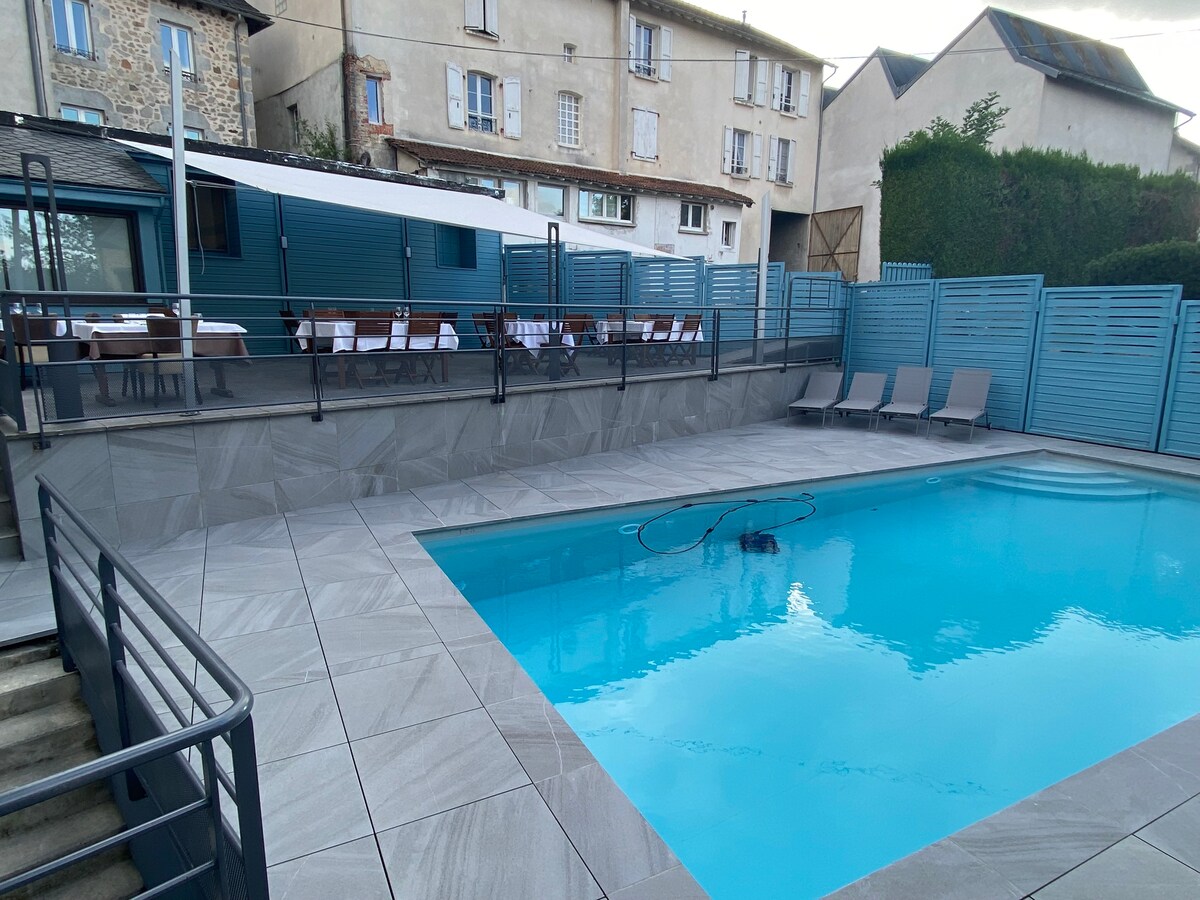 Chambre d'hôtel, Piscine Courte et longue durée