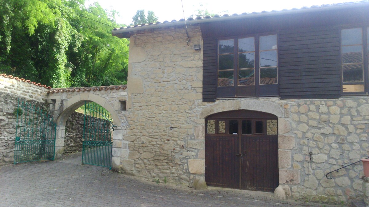 按摩浴缸Hammam Drome des Colines马术小屋