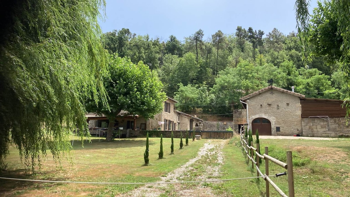 按摩浴缸Hammam Drome des Colines马术小屋