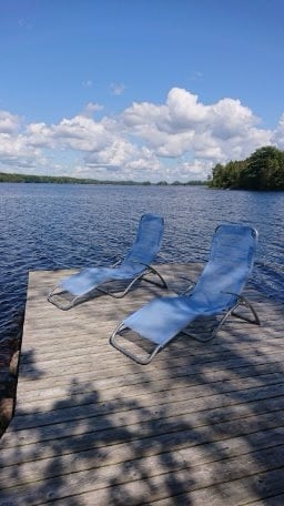 Strandnära stuga med egen brygga