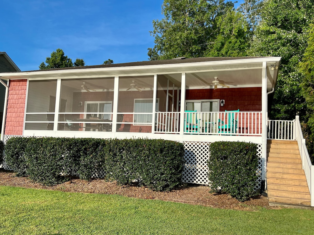 Spacious Cottage on Lake Greenwood's Hidden Lake