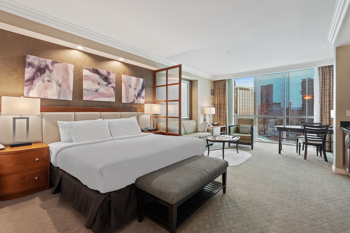 NEW! High Floor Strip View Suite - Signature @ MGM