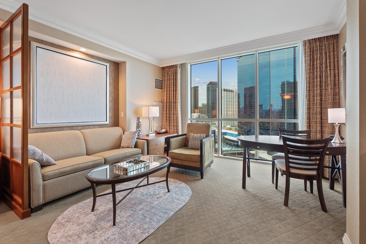 NEW! High Floor Strip View Suite - Signature @ MGM