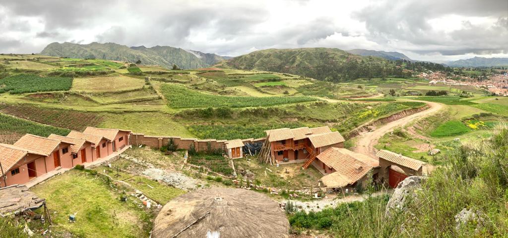 Casa en medio de las montañas en Chinchero
