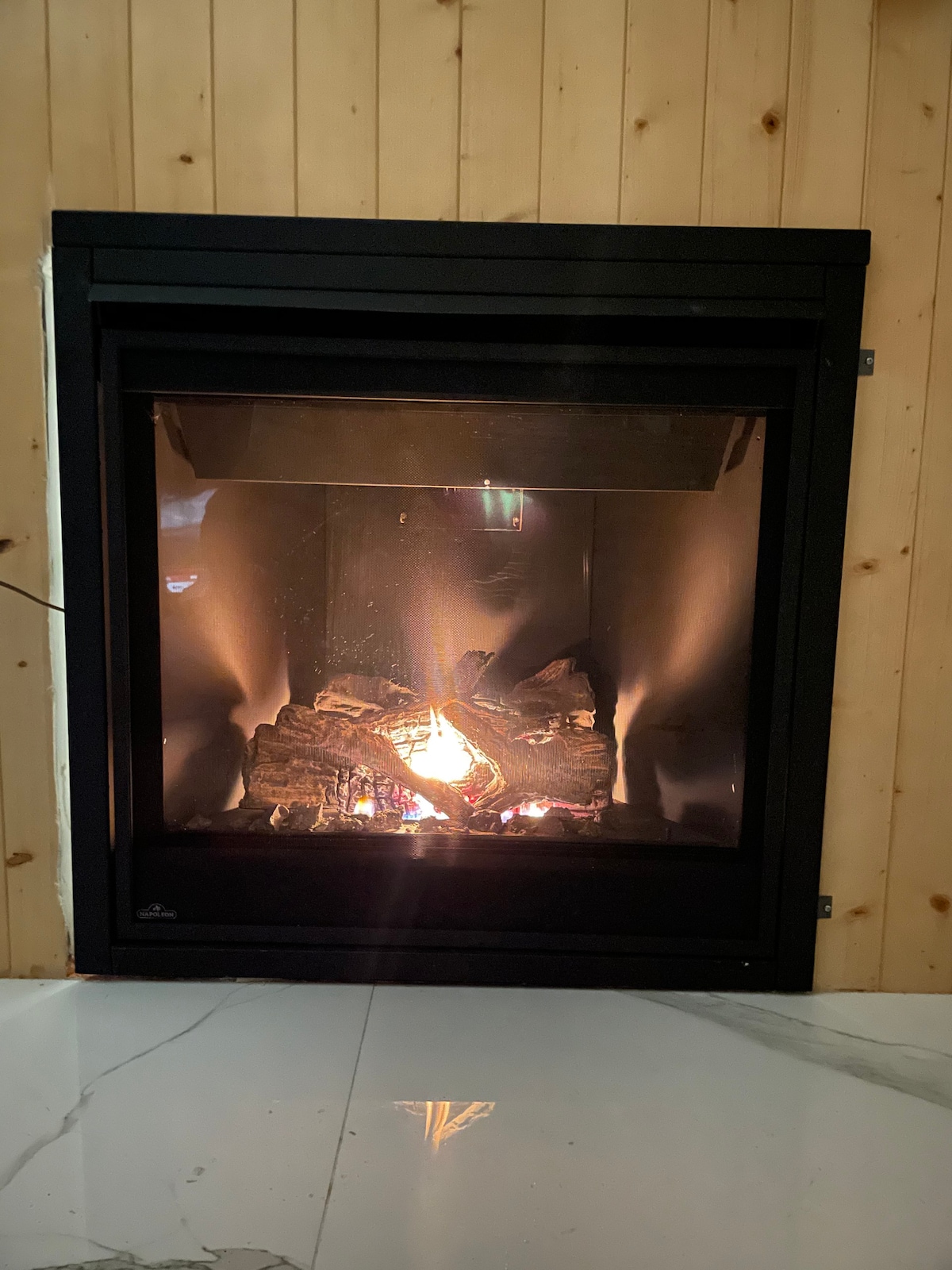 Riverside w/WIFI-Hot Tub-Sauna-Fireplace