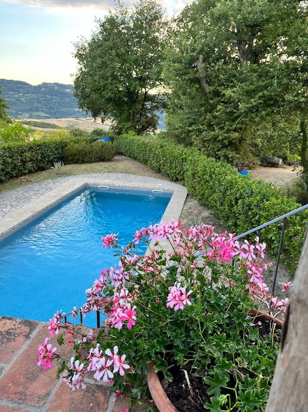 Cosy Tuscany 2-bedroom home with a private pool