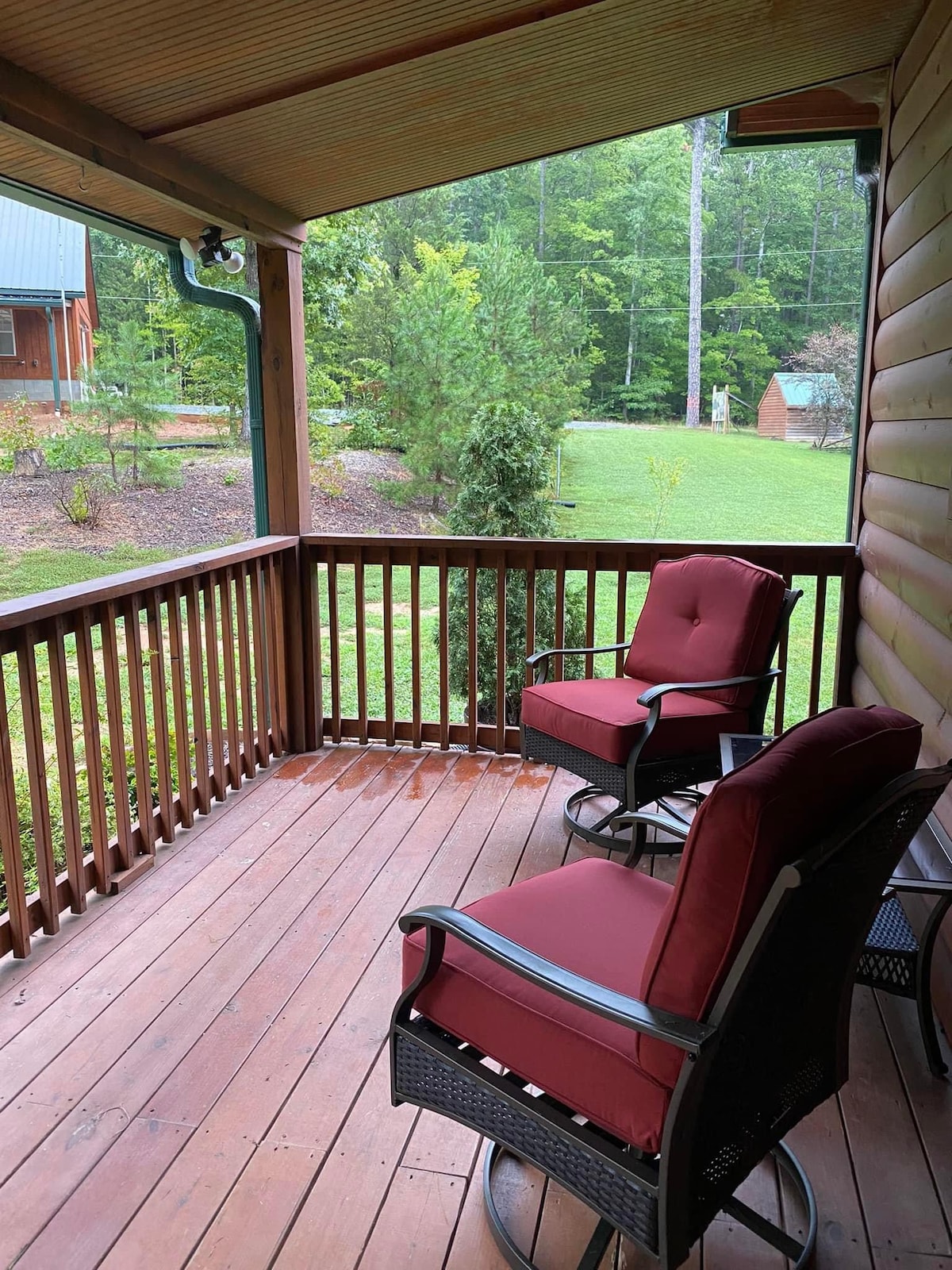 Spacious Woodland Cabin - Kerr Lake