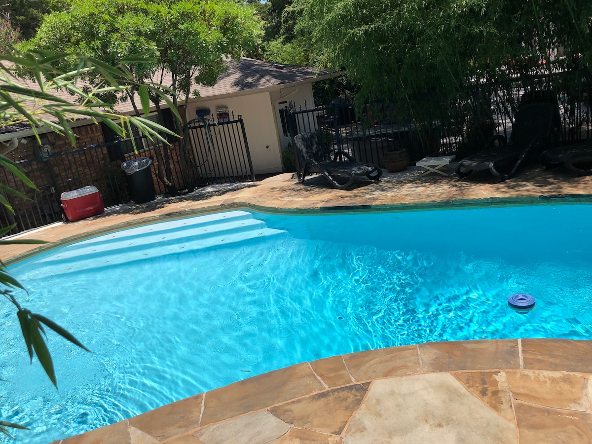 Amazing Pool & Patio - Hot Tub too, Updated Home!
