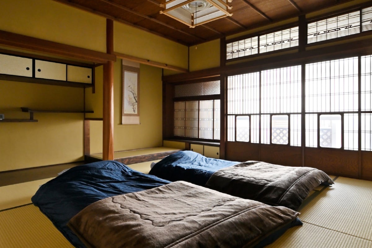 拥有100多年历史的房子可供出租！步行3分钟即可抵达JR奈良站。
