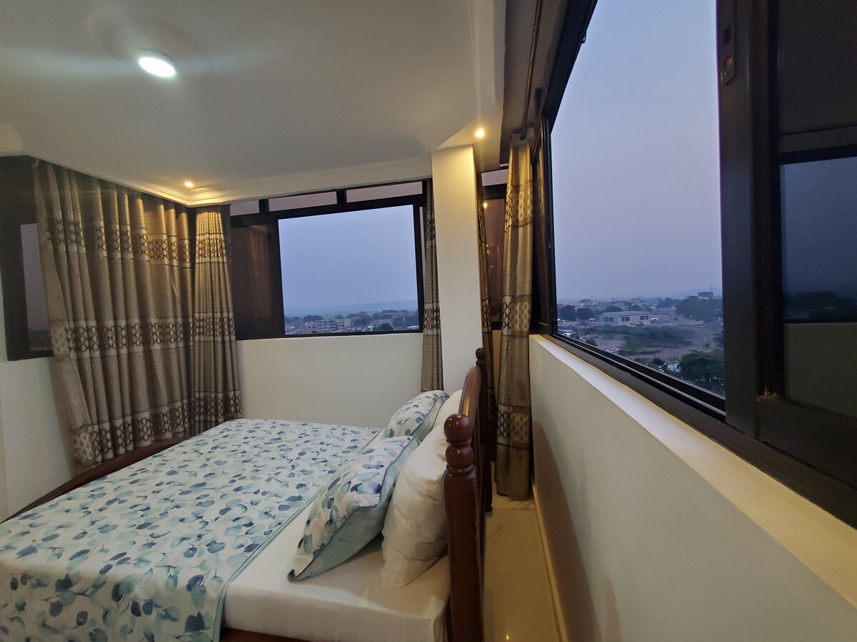 位于Kinshasa Gb的漂亮2卧室酒店式公寓