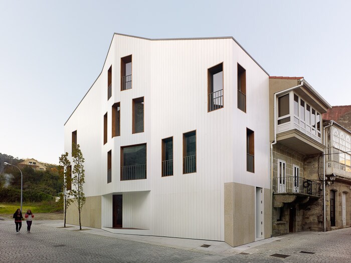 2-Bedroom Design House in the centre of the town