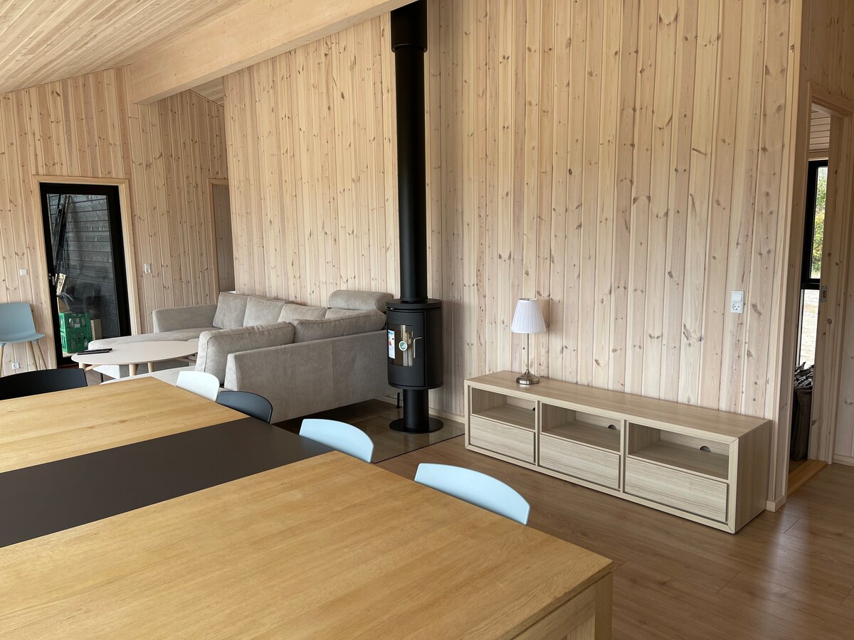 Nyt sommerhus med sauna, spa og lader til el-bil