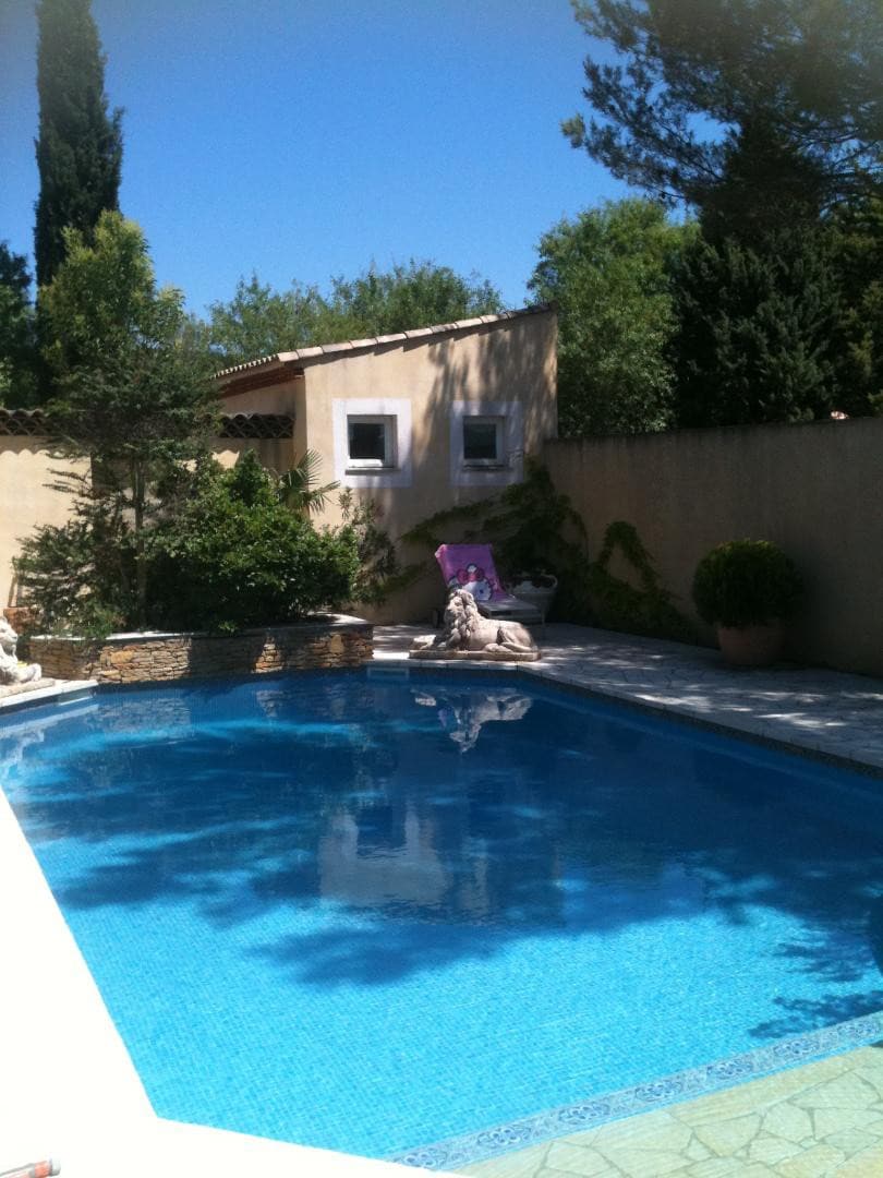 Joli studio au cœur de la Provence avec piscine