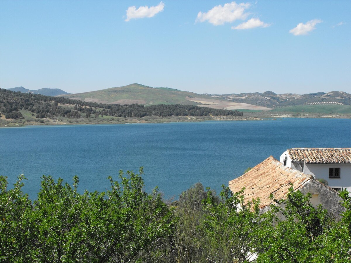 Lakefront Finca Apartment With Panoramic Lake View