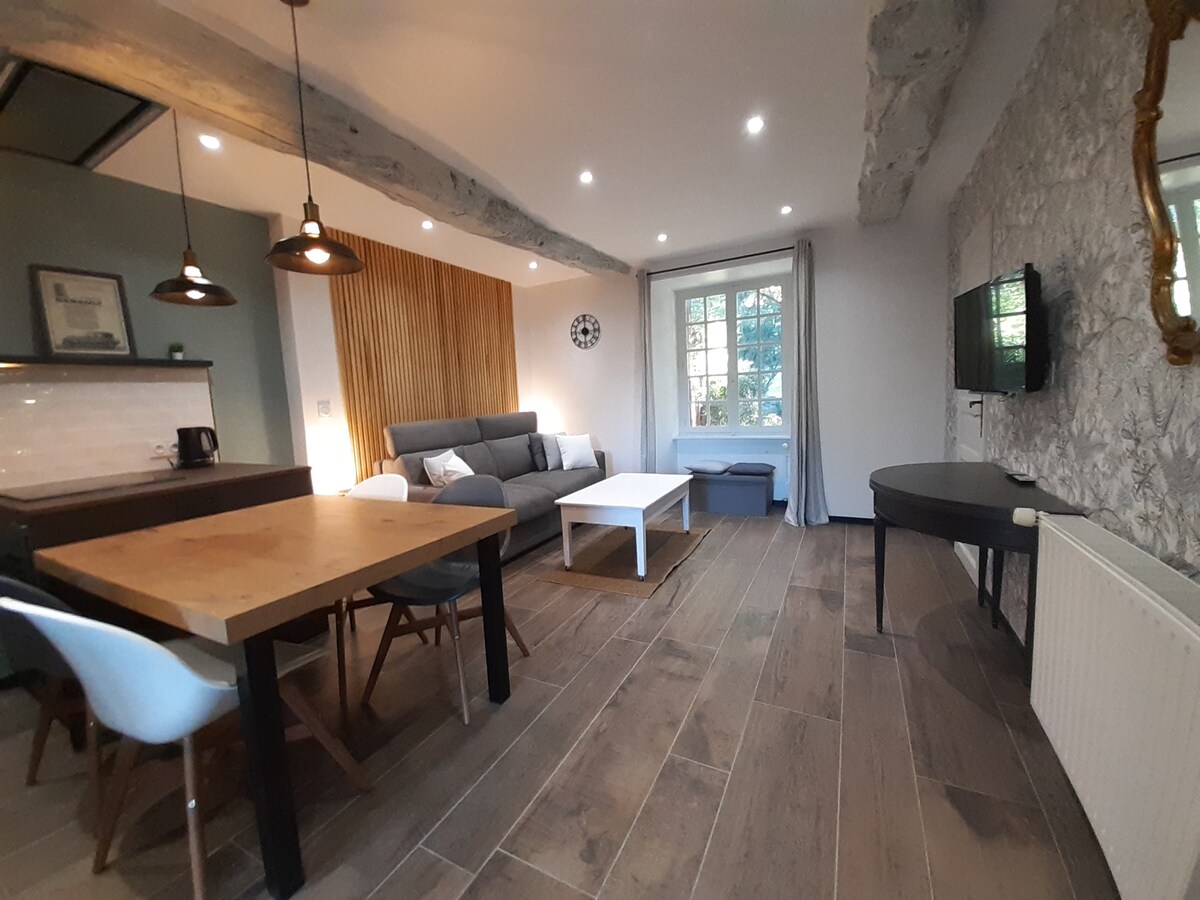 带露台的带家具单间公寓，带露台路线，位于圣马洛（ Rennes Saint Malo ）