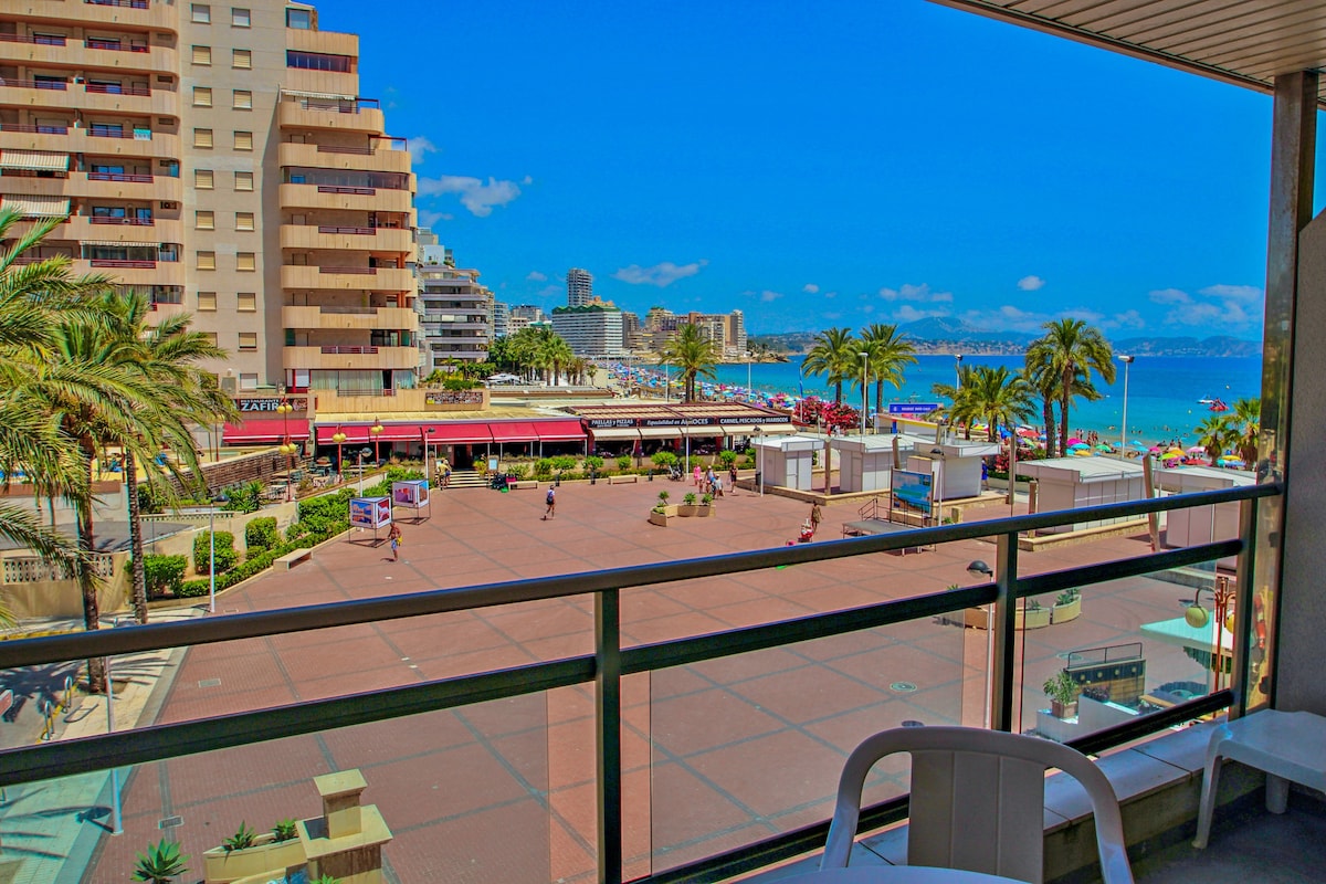 Xavier - oceanfront apartment with sea views in Calpe