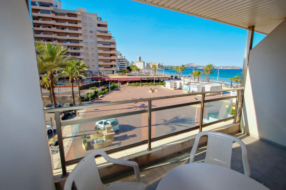 Xavier - oceanfront apartment with sea views in Calpe