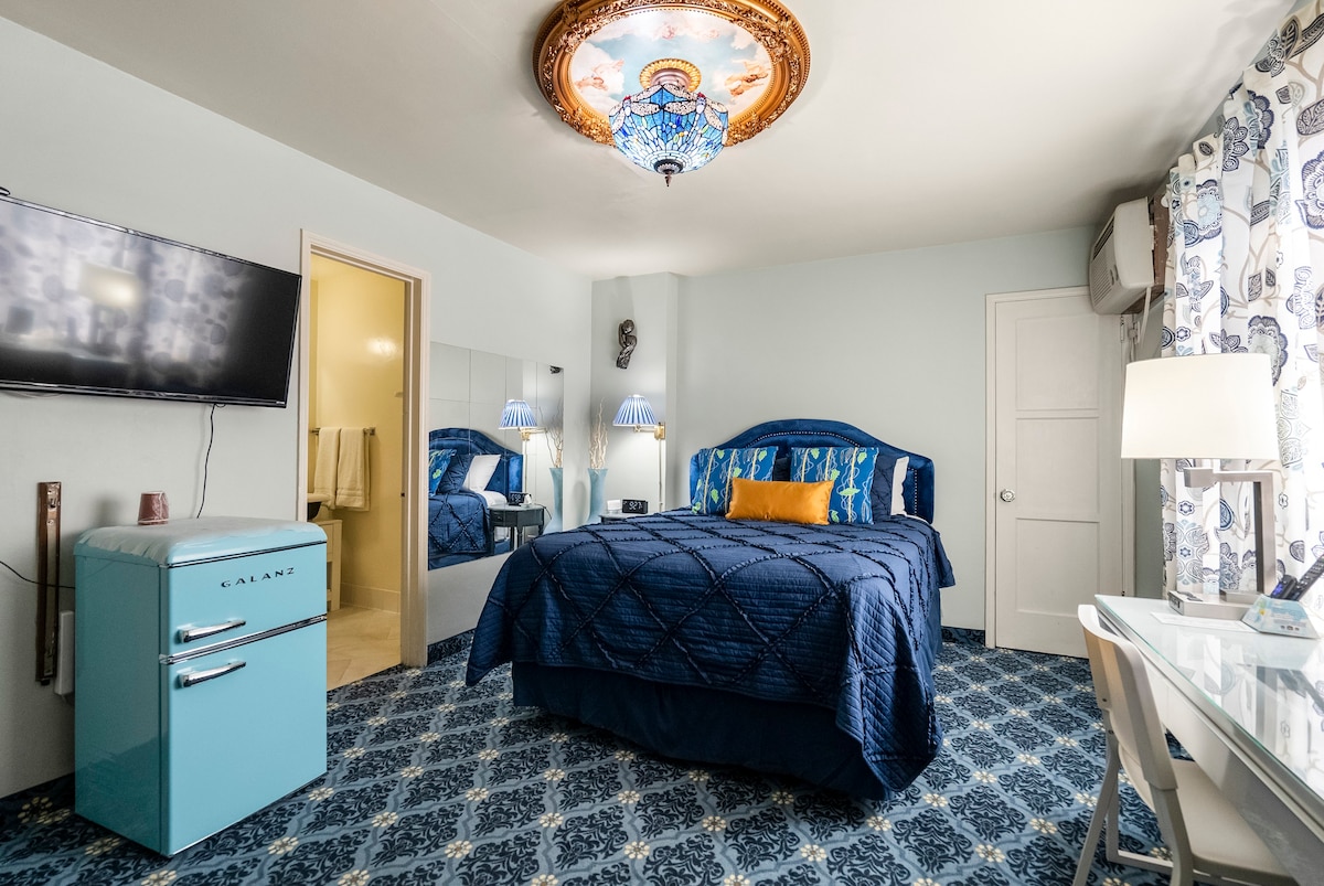 The Blue Unit: Luxury near Lake Perris