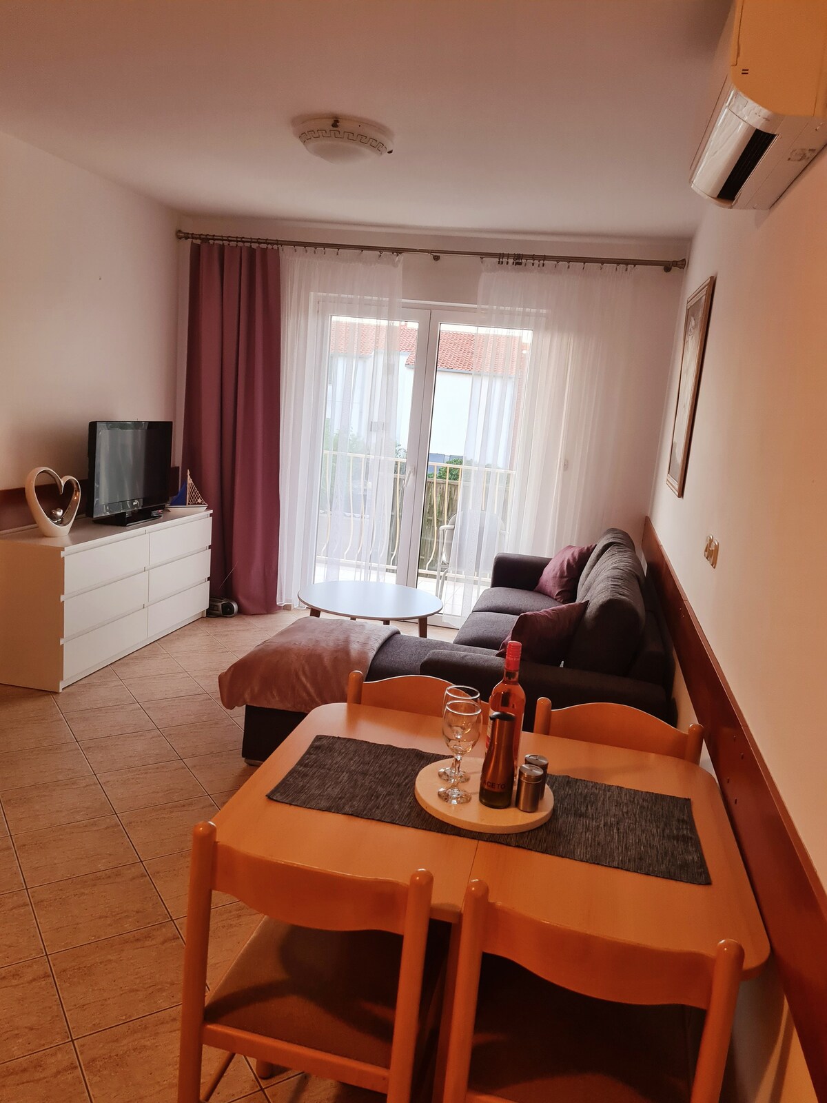 Central Sea View 2-bedroom Flat in Supetar Brac
