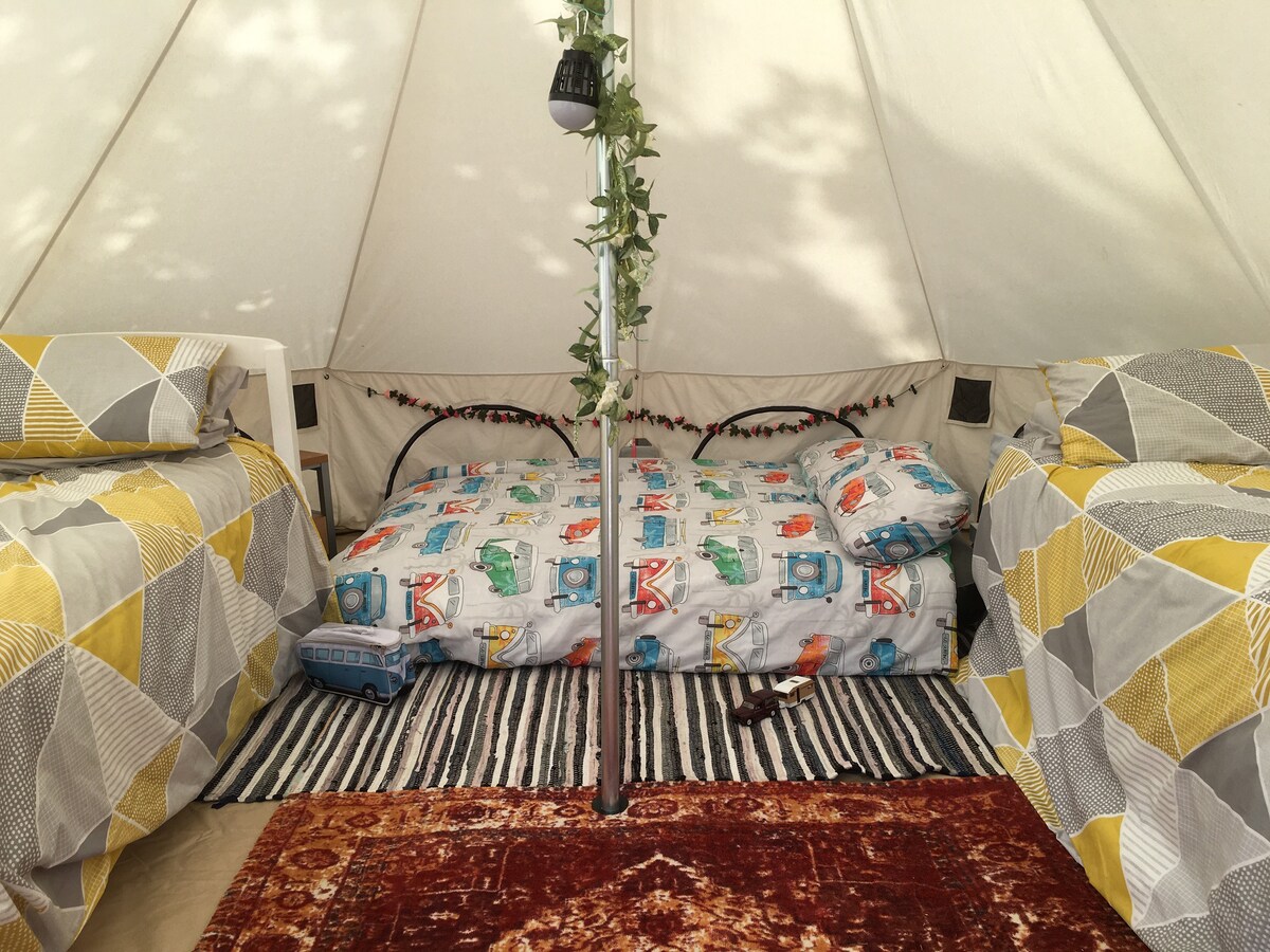 5米钟形帐篷，配备床铺，让全家人尽情享受