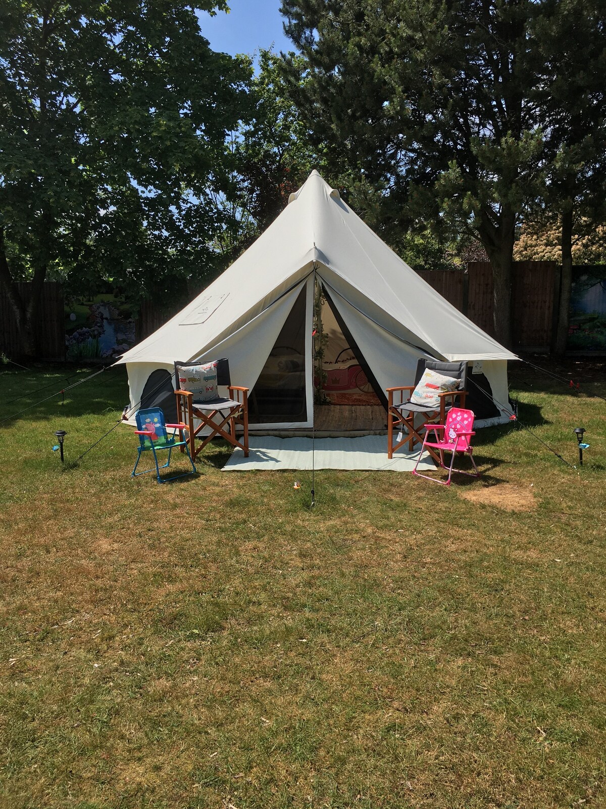 5米钟形帐篷，配备床铺，让全家人尽情享受
