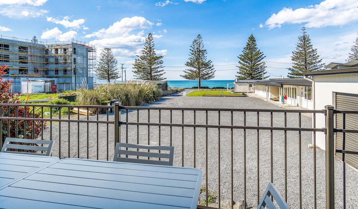 Kaikoura 4-Bed Beach House Ocean View